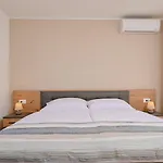 Modern Ana Apartment Malinska
