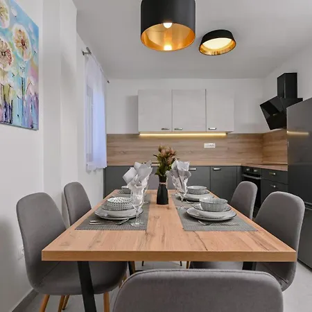 Apartment Modern Ana