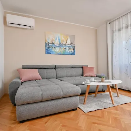 Apartment Modern Ana
