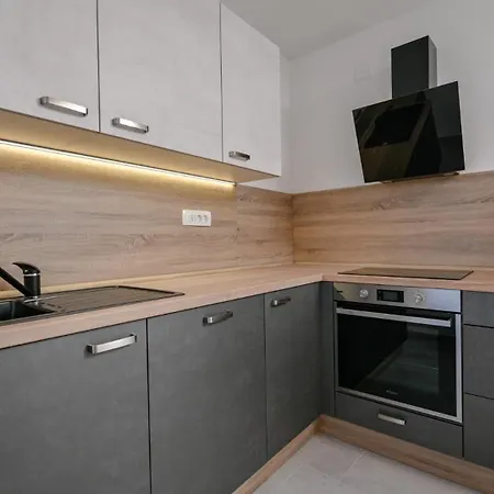 Modern Ana Apartment